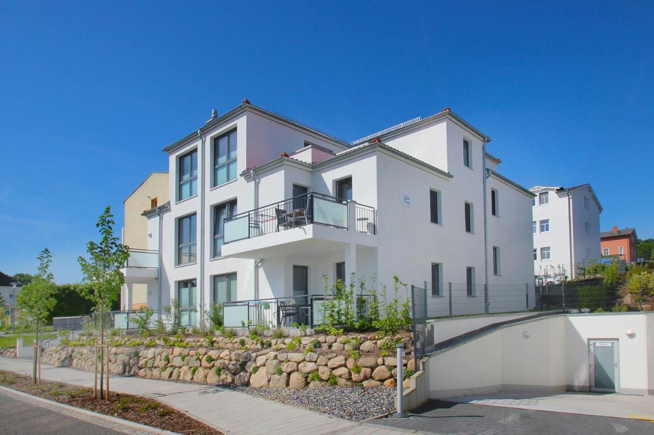 Zentrale Fewo Mit Terrasse, Gratis Nutzung Vom Ahoi Erlebnisbad Und Sauna In Sellin - Villa Anni Fewo 02 Goehren  Exterior photo