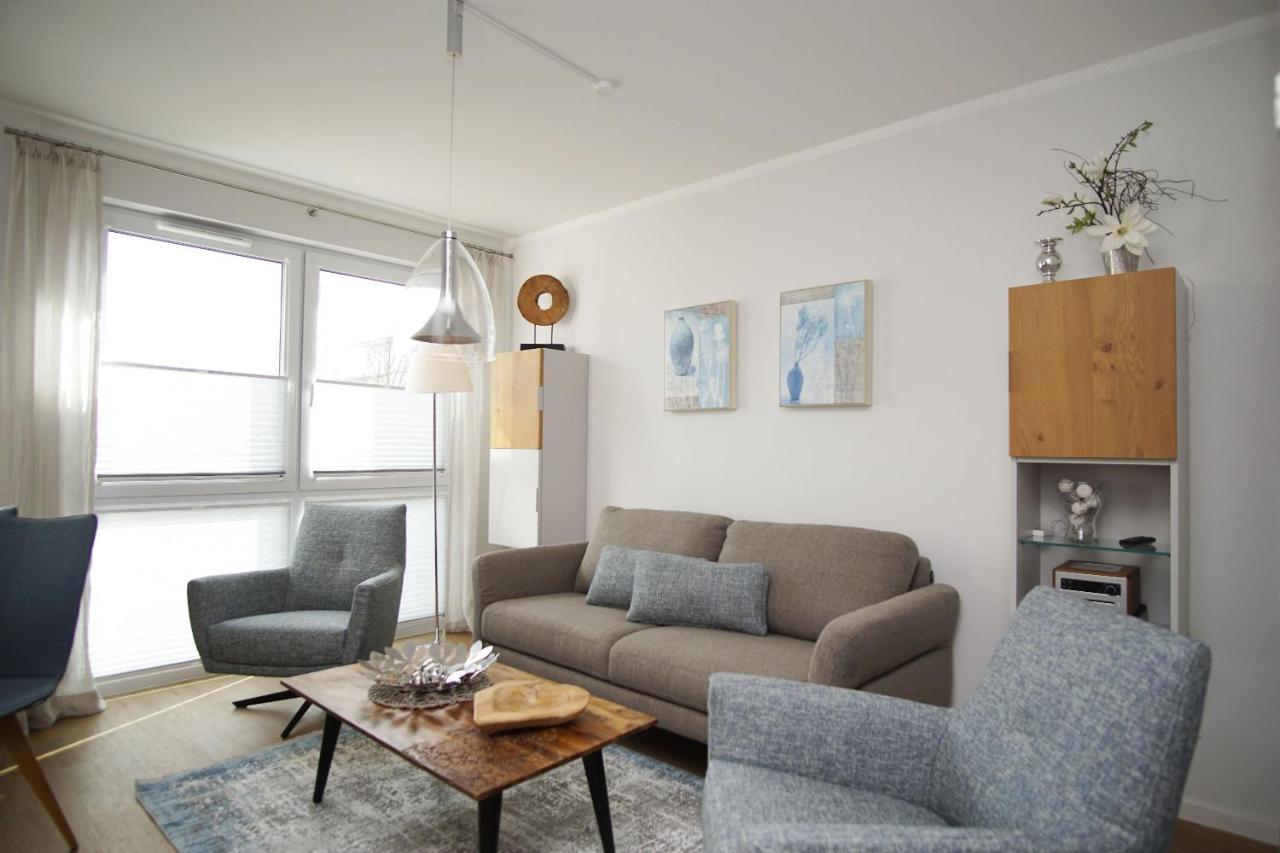 Zentrale Fewo Mit Terrasse, Gratis Nutzung Vom Ahoi Erlebnisbad Und Sauna In Sellin - Villa Anni Fewo 02 Goehren  Exterior photo