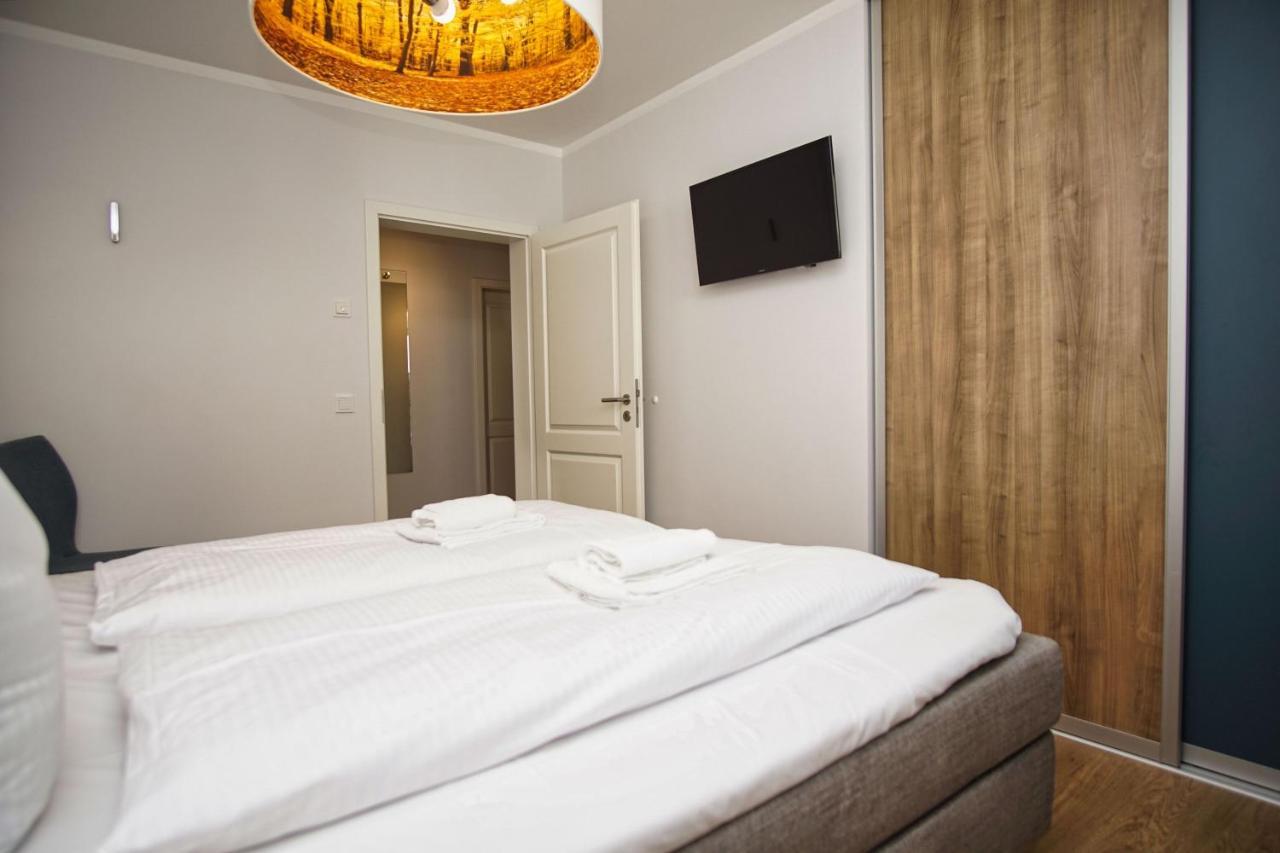 Zentrale Fewo Mit Terrasse, Gratis Nutzung Vom Ahoi Erlebnisbad Und Sauna In Sellin - Villa Anni Fewo 02 Goehren  Exterior photo